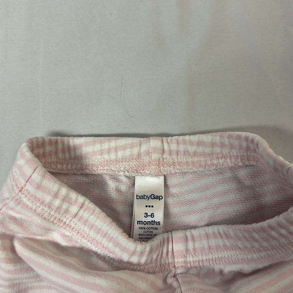 GAP - set of 3 pull on baby pants. Size 3-6 months - Picture 6 of 10